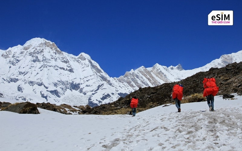 Mẹo giúp dùng internet ổn định, tiết kiệm và an toàn hơn khi du lịch Nepal.